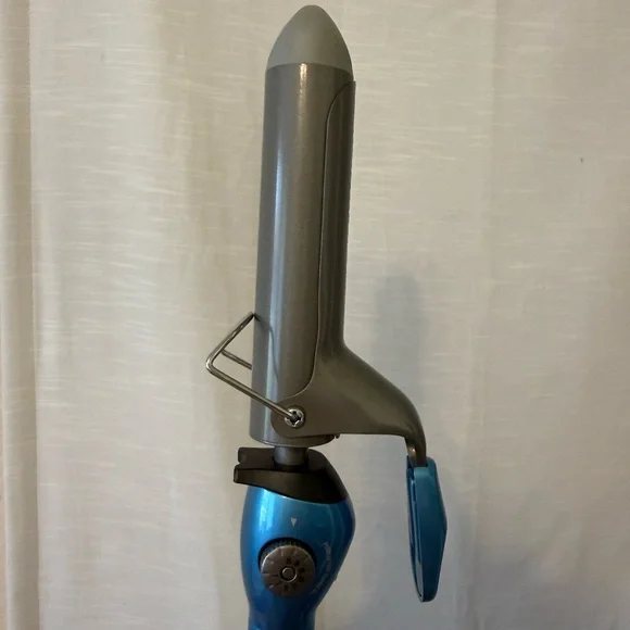 BaBylissPRO Nano Titanium Spring Curling Iron - Picture 3 of 5
